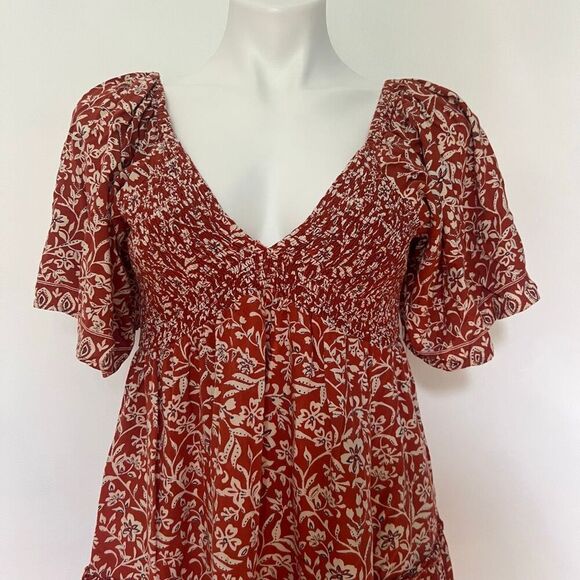 Angie Smocked Fit and Flare top - Picture 4 of 8